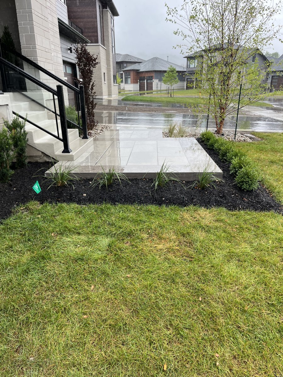 Porcelain Front Landing & Plantings